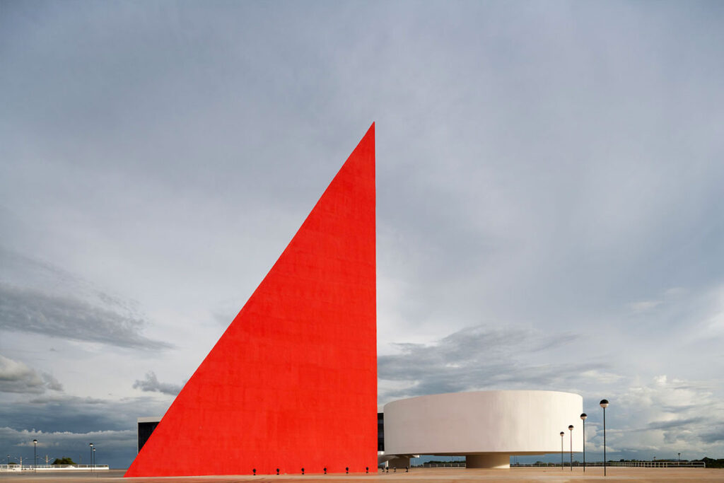 Clásicos de la arquitectura: Centro Cultural Oscar Niemeyer